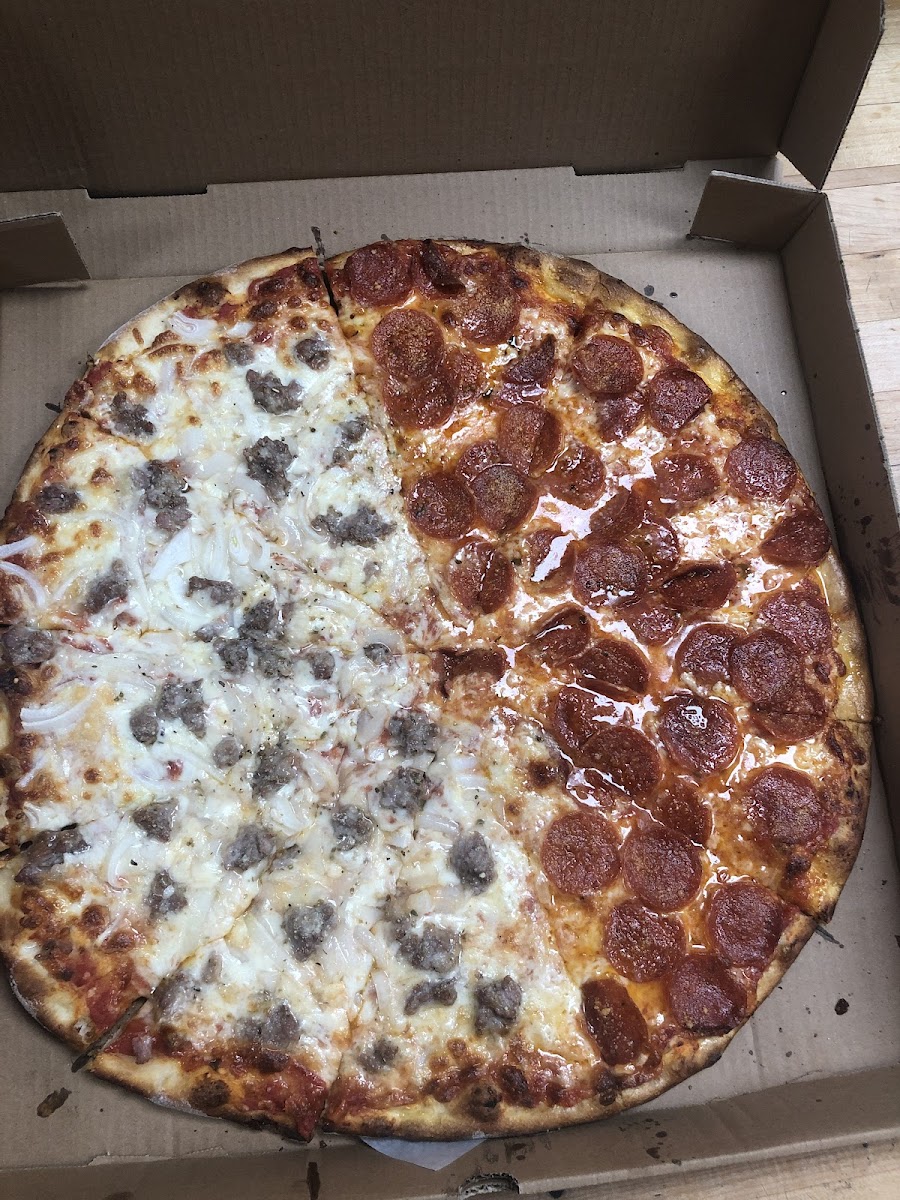 Minervini's Pizzeria-5